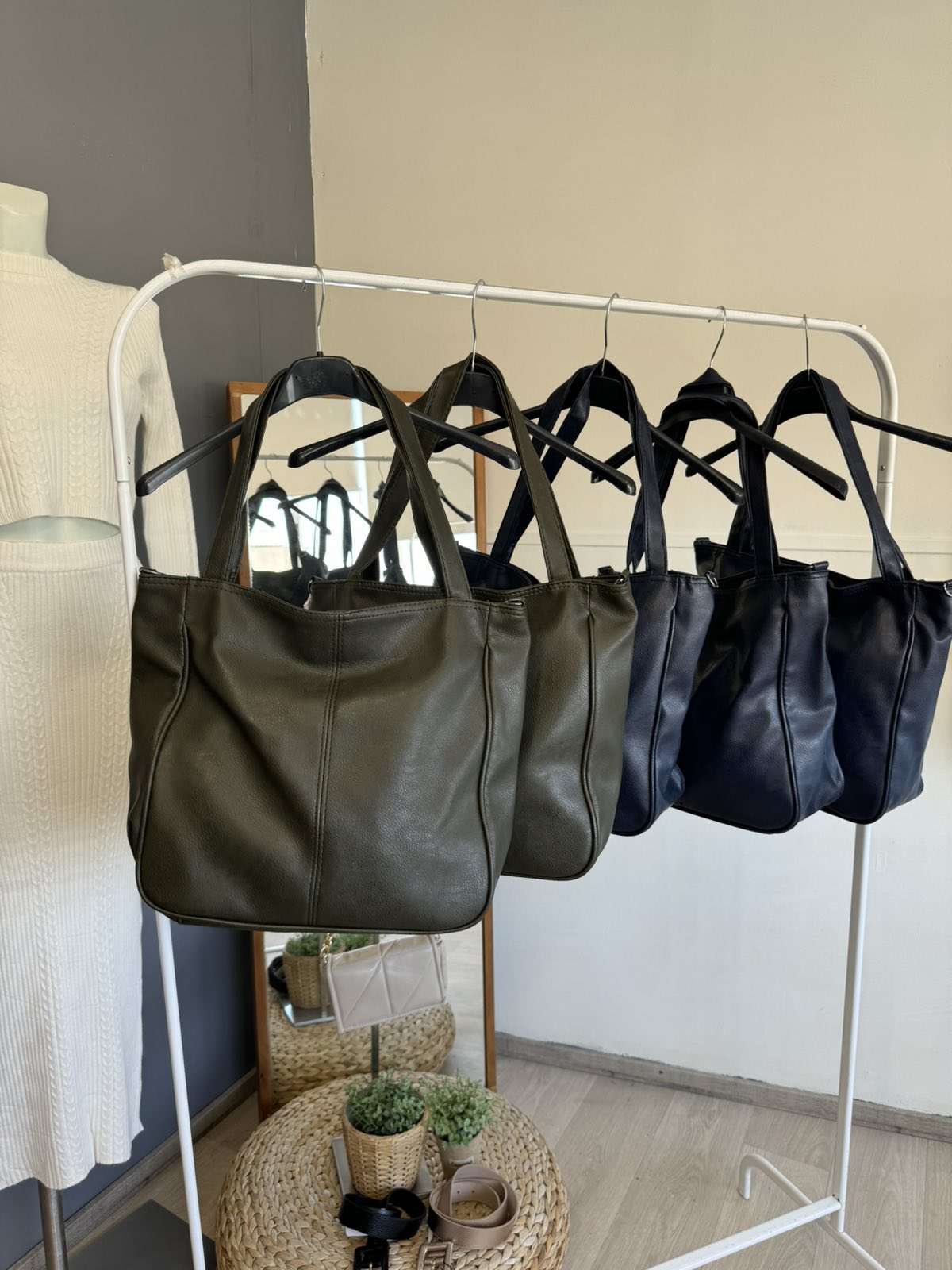 Woman's Bag - Image 2