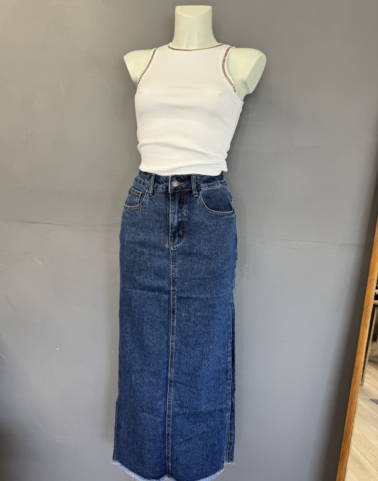 Woman's Skirt - Image 3