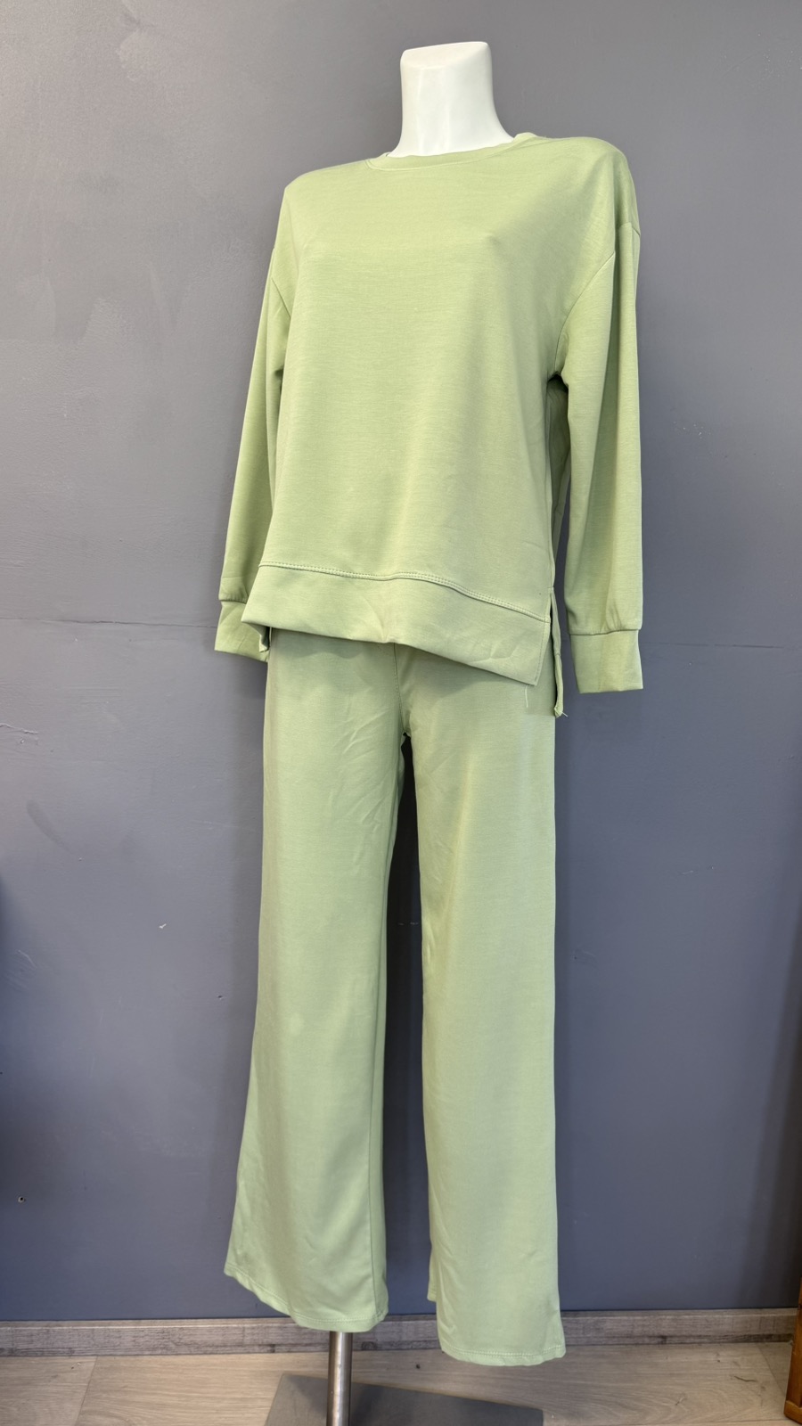 Woman's Set - Image 4