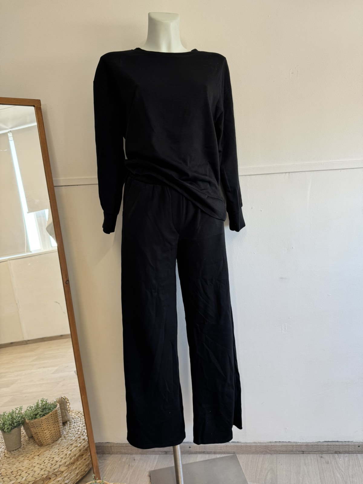 Woman's Set - Image 5