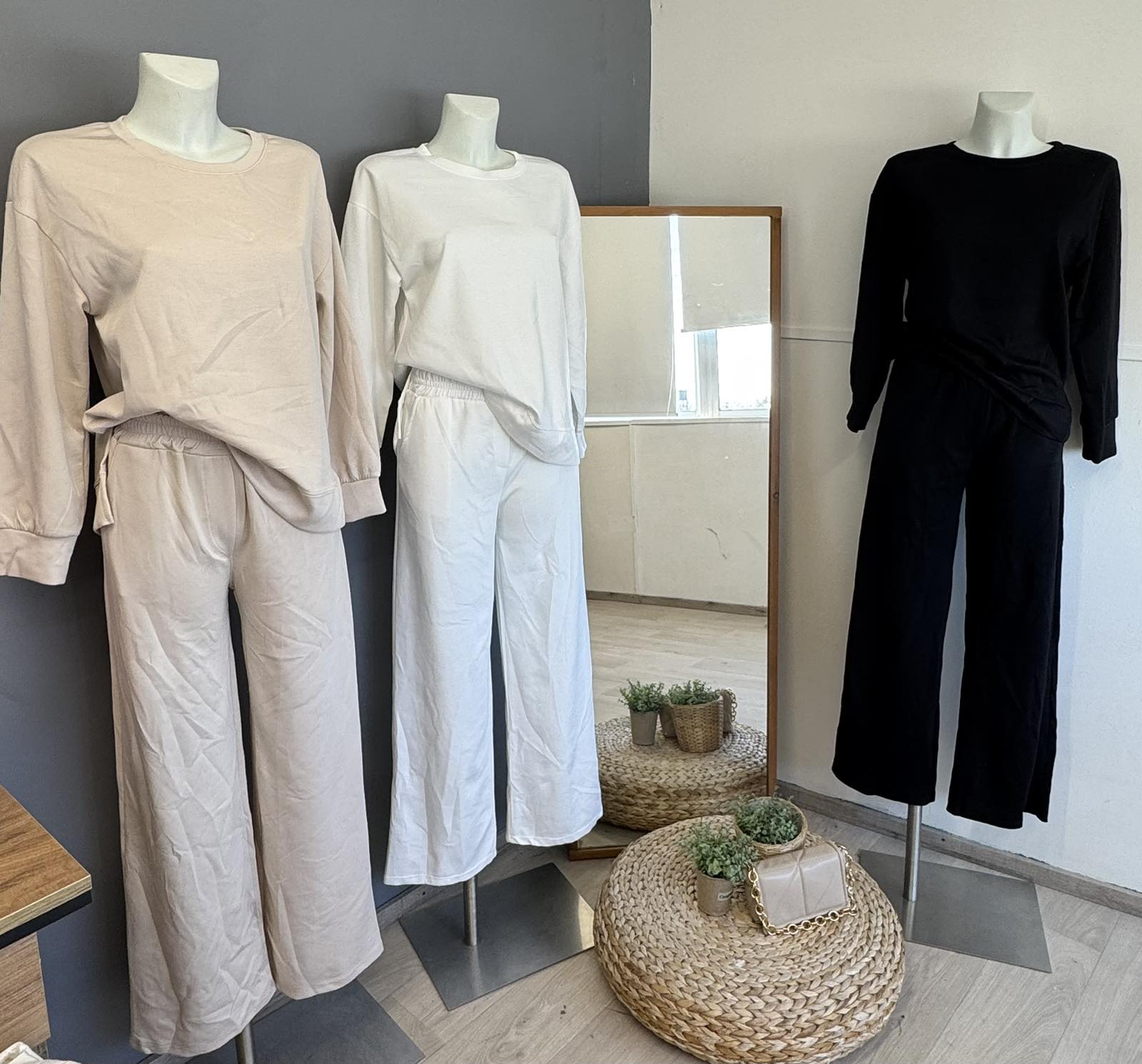 Woman's Set - Image 7