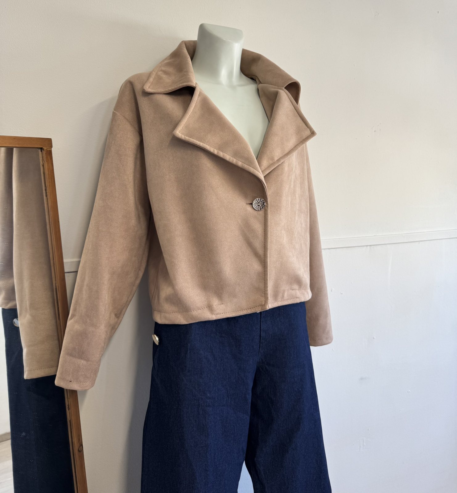 Woman's Jacket - Image 3