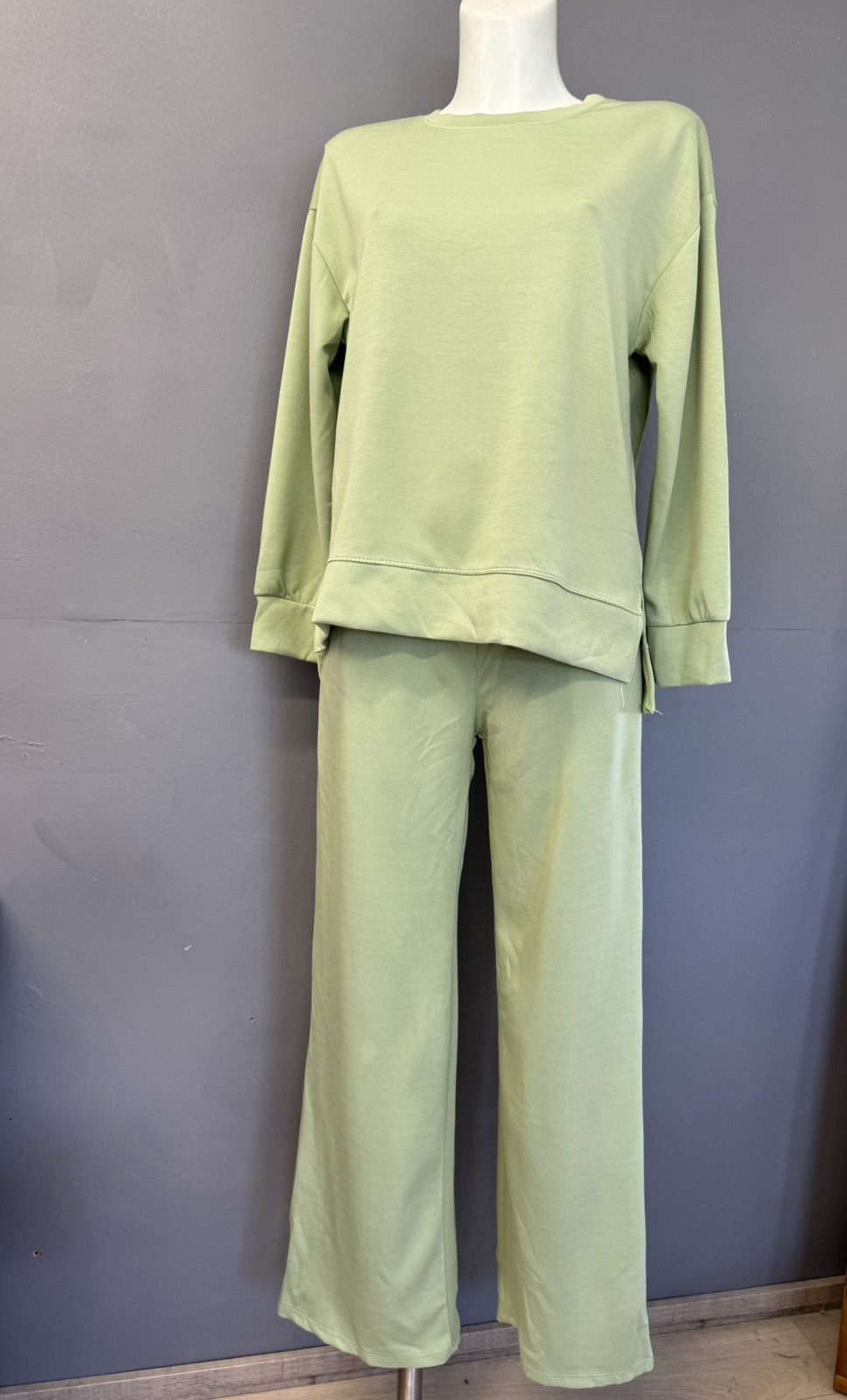 Woman's Set - Image 10