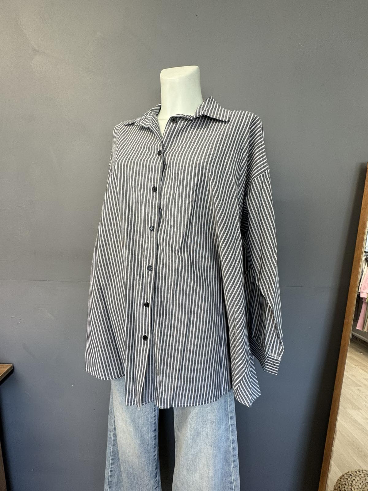 Woman's Shirt - Image 5