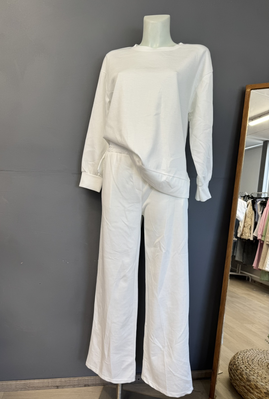 Woman's Set - Image 12