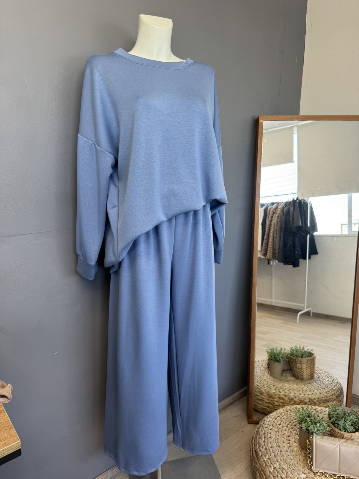 Woman's Set - Image 3