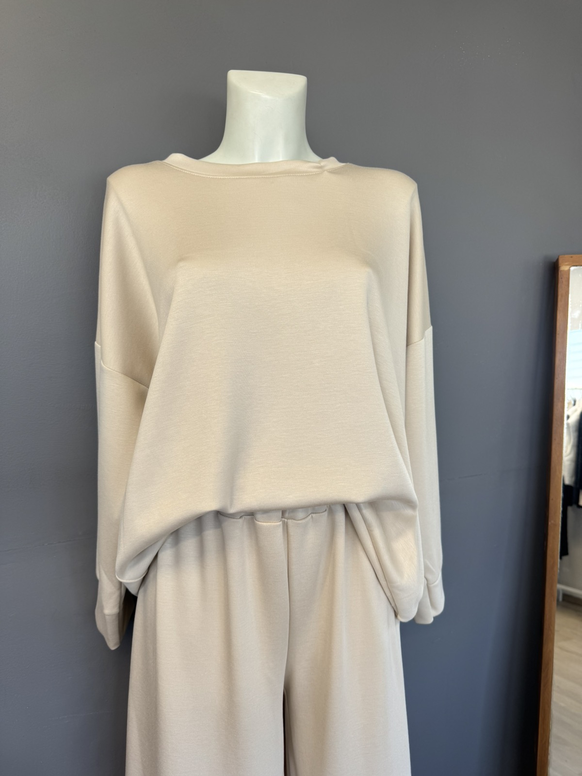 Woman's Set - Image 4