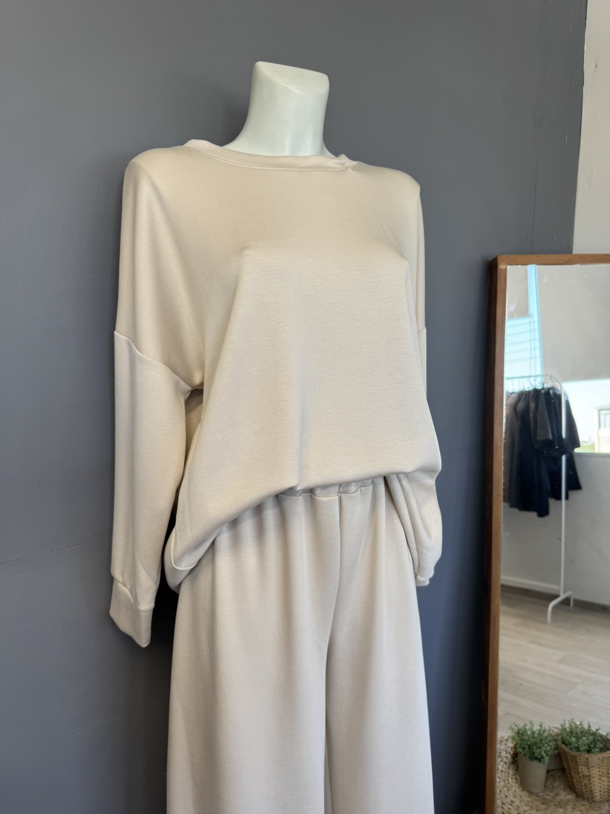 Woman's Set - Image 6
