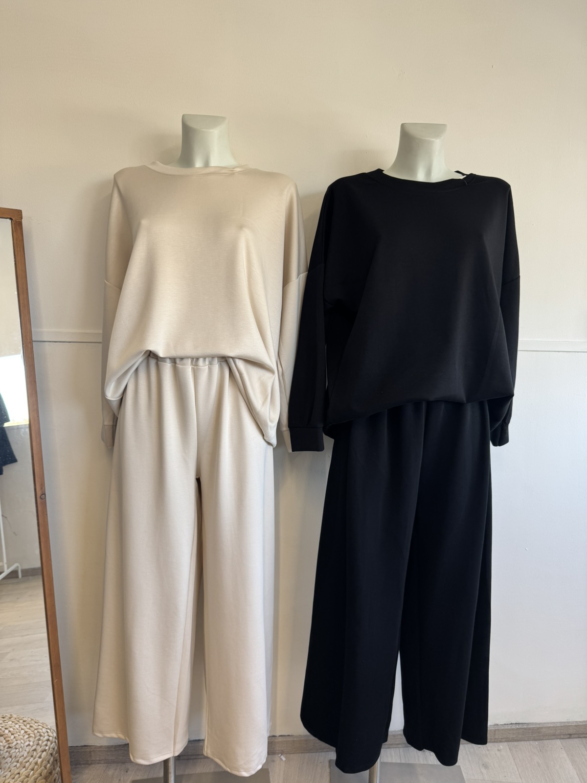 Woman's Set - Image 10