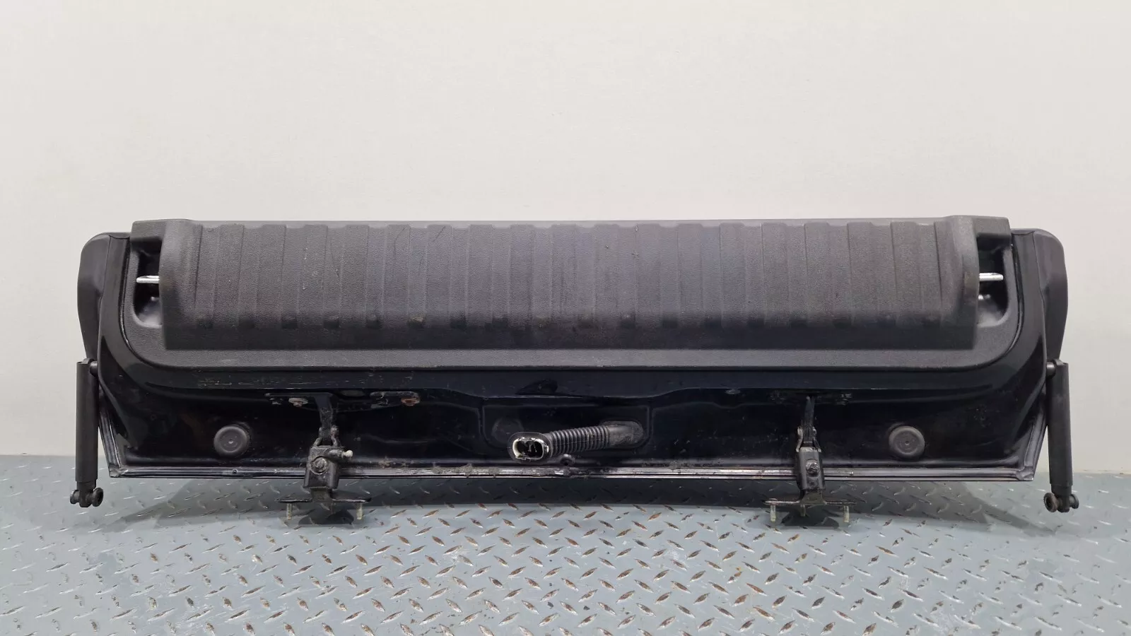 GENUINE BMW X5 G05 LOWER TRUNK BOOT LID TRIM PANEL BLACK (475) 7479063 7931937 - Image 11