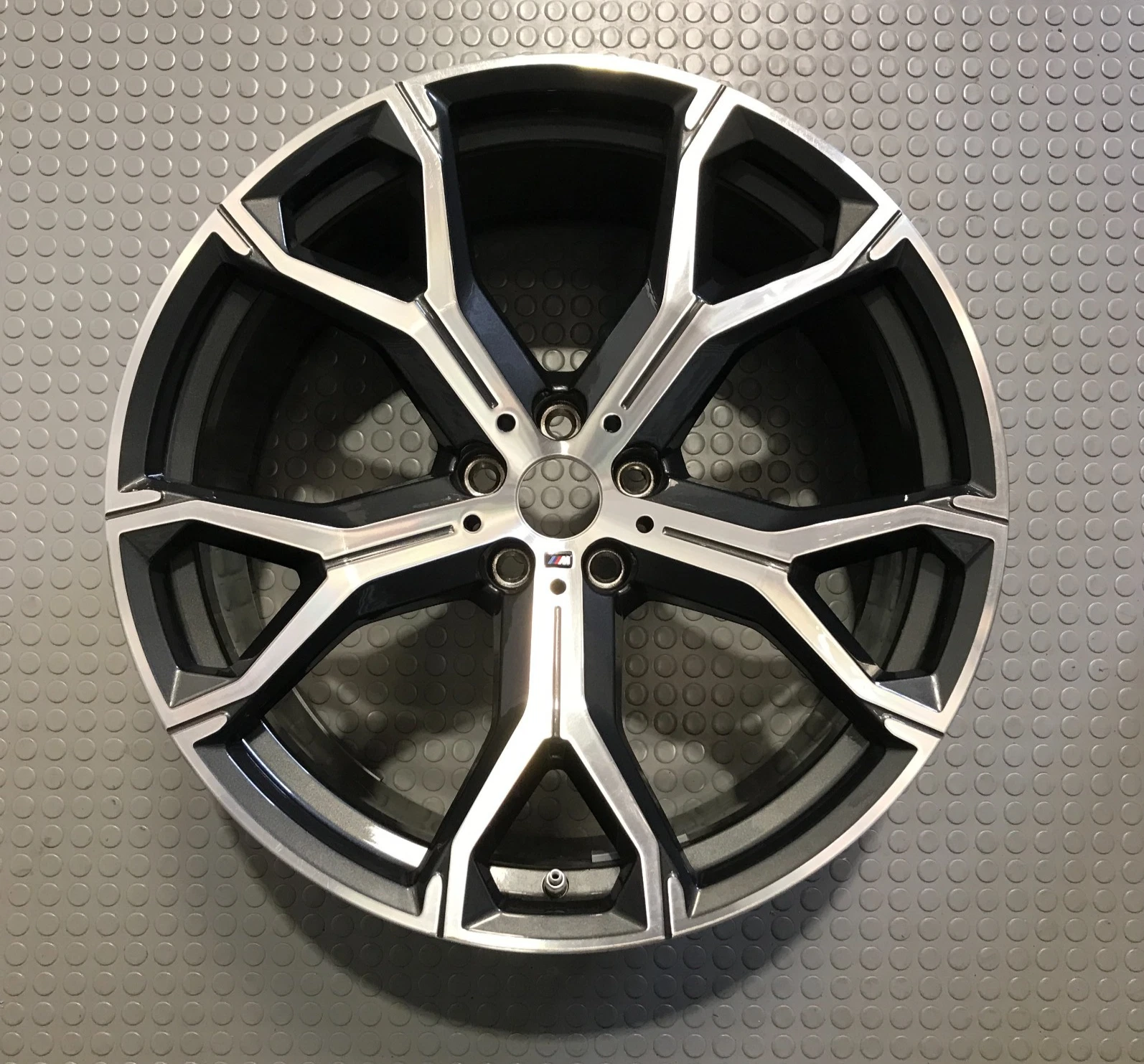 GENUINE BMW X5 G05, X6 G06, Orbit grey 741M, 21" Alloy Wheels 36118071998 / 999. - Image 11