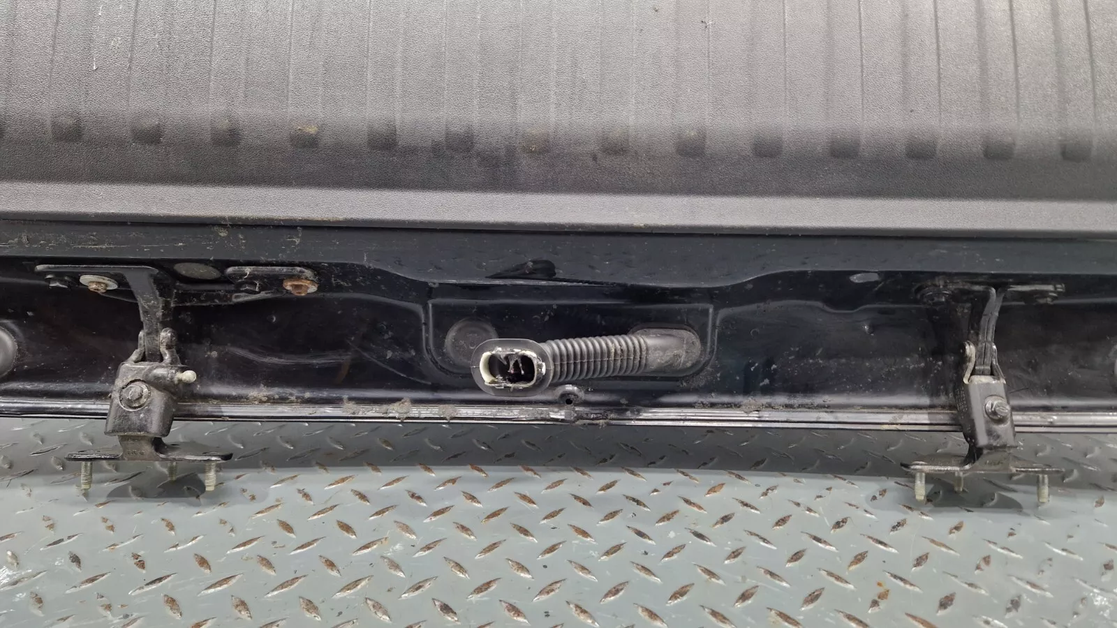GENUINE BMW X5 G05 LOWER TRUNK BOOT LID TRIM PANEL BLACK (475) 7479063 7931937 - Image 16