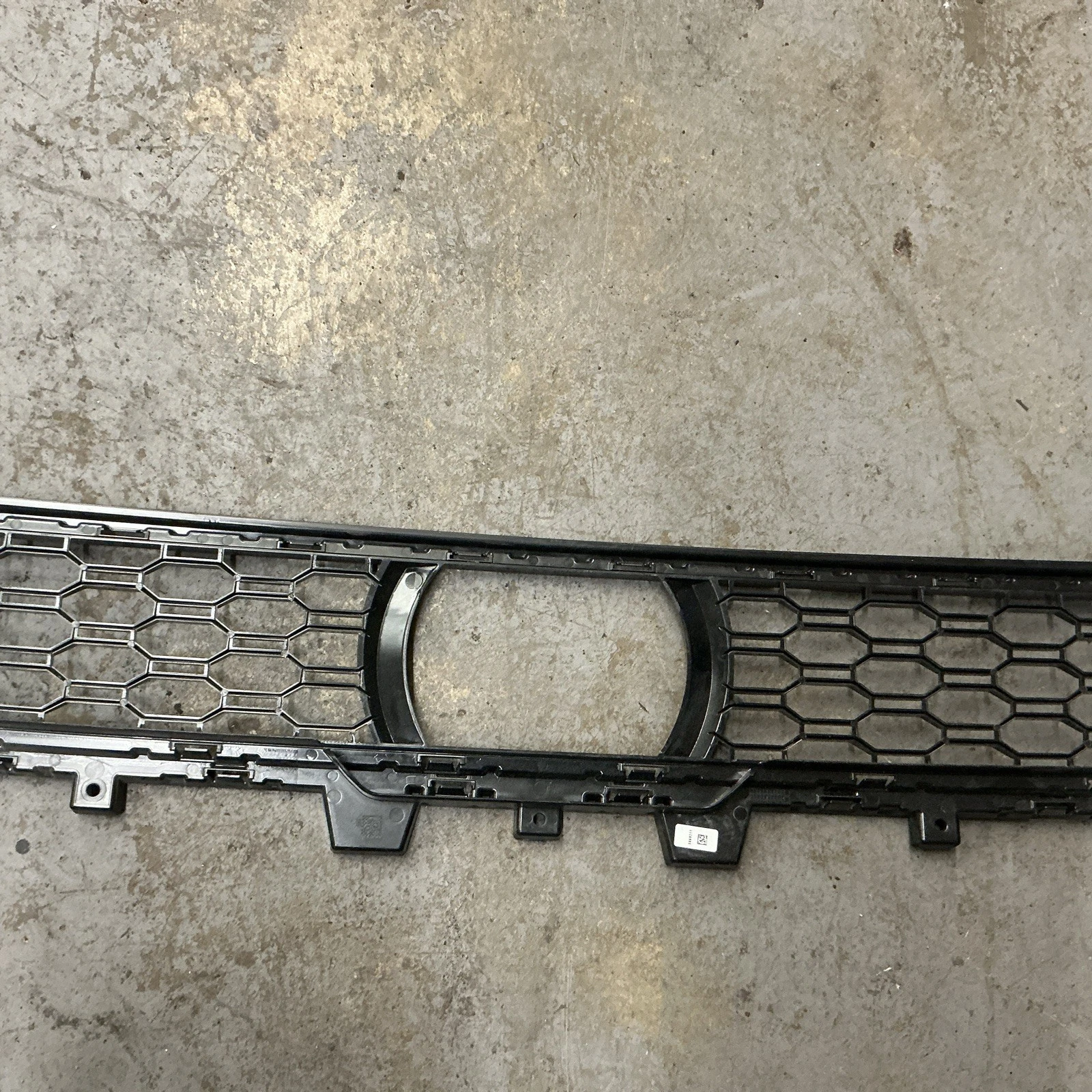 BMW X5 SERIES G05 M NEW GENUINE FRONT BUMPER LOWER CENTER GRILL 51118069211 - Image 5