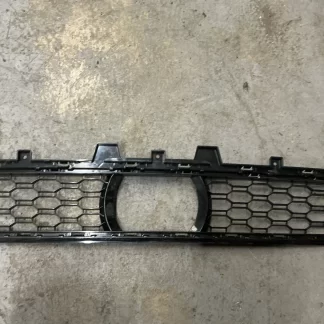 BMW X5 SERIES G05 M NEW GENUINE FRONT BUMPER LOWER CENTER GRILL 51118069211