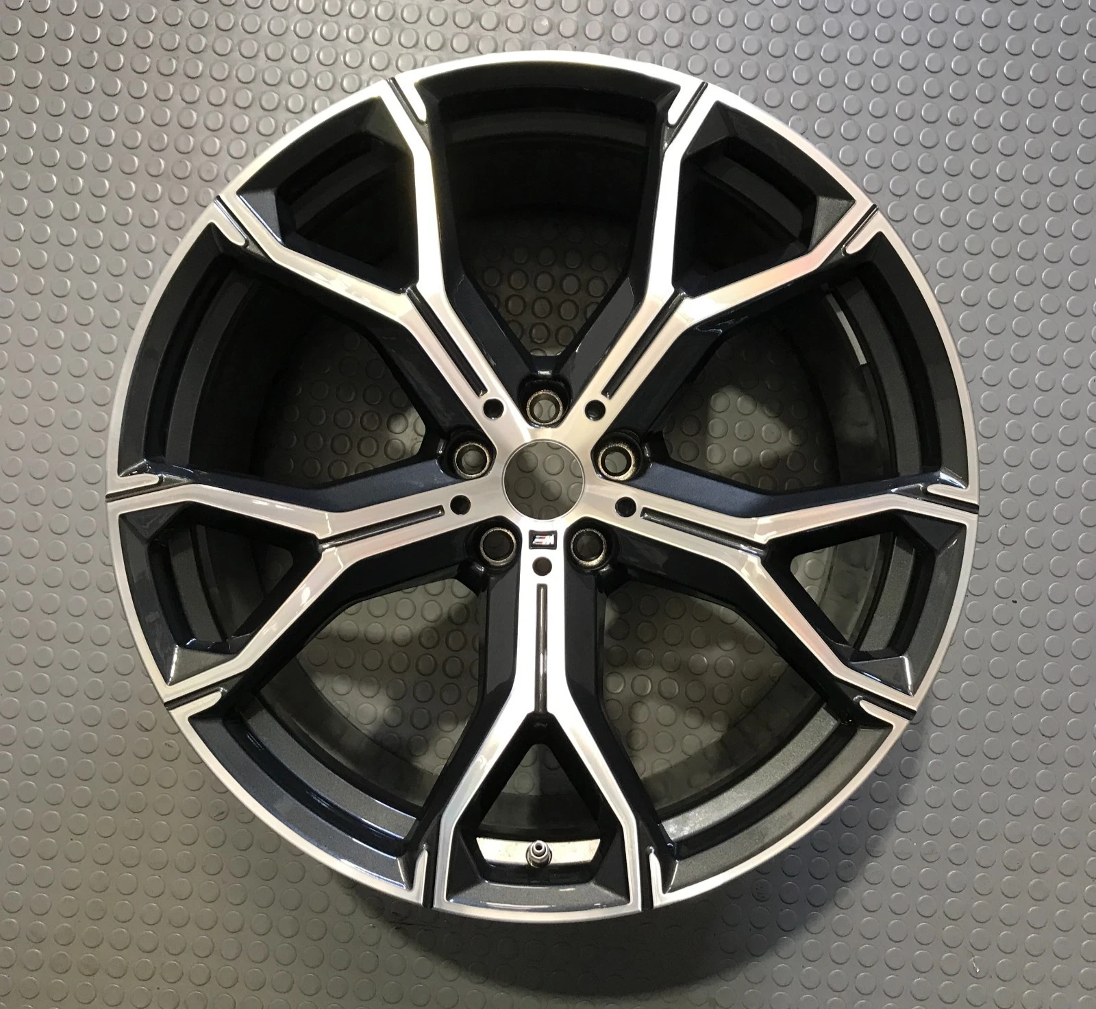 GENUINE BMW X5 G05, X6 G06, Orbit grey 741M, 21" Alloy Wheels 36118071998 / 999. - Image 8